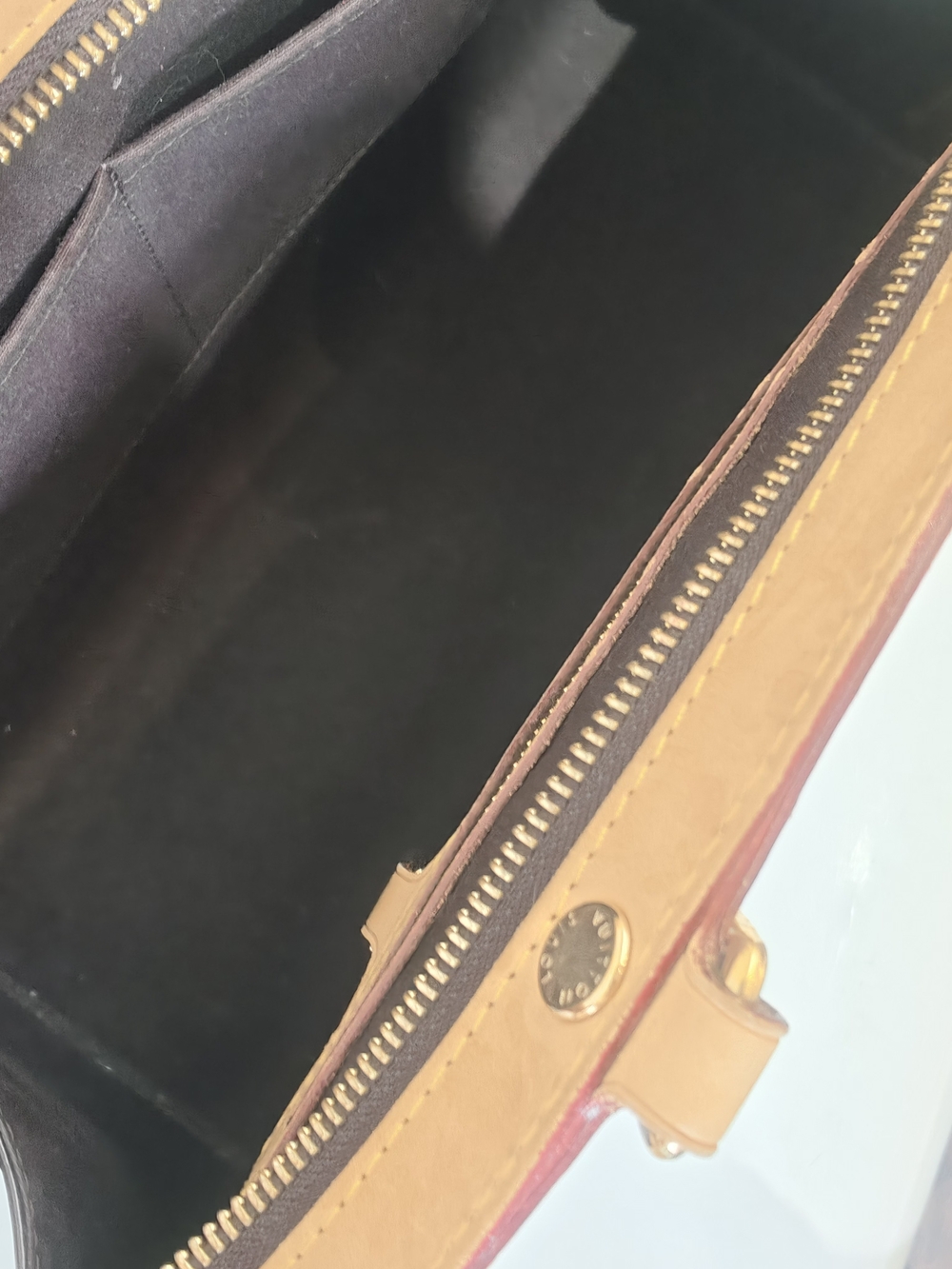 Louis Vuitton Vernis Amarante Brea Bag - Picture 8 of 10